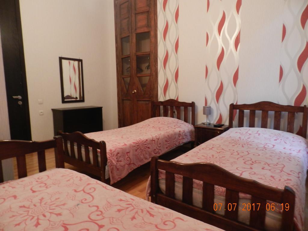Room 404 Guest House Тбилиси Экстерьер фото