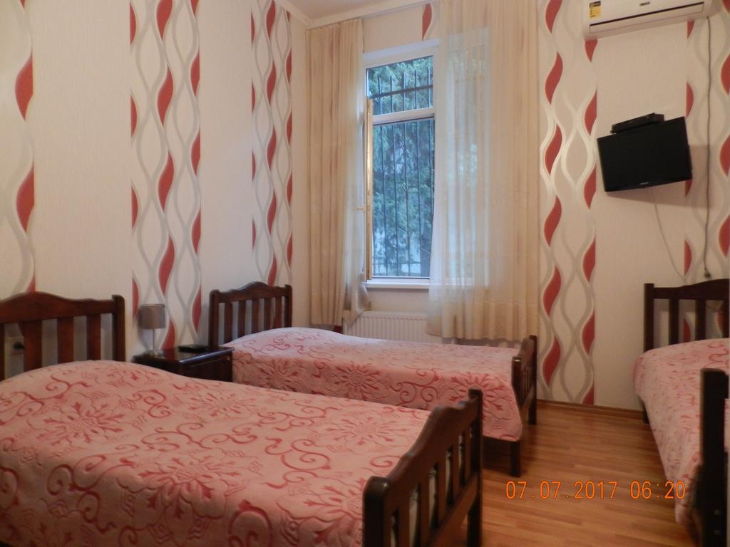 Room 404 Guest House Тбилиси Экстерьер фото