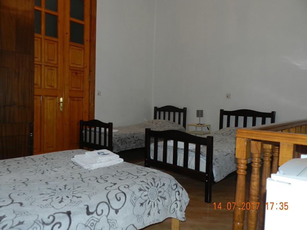 Room 404 Guest House Тбилиси Экстерьер фото