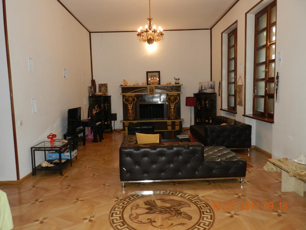Room 404 Guest House Тбилиси Экстерьер фото